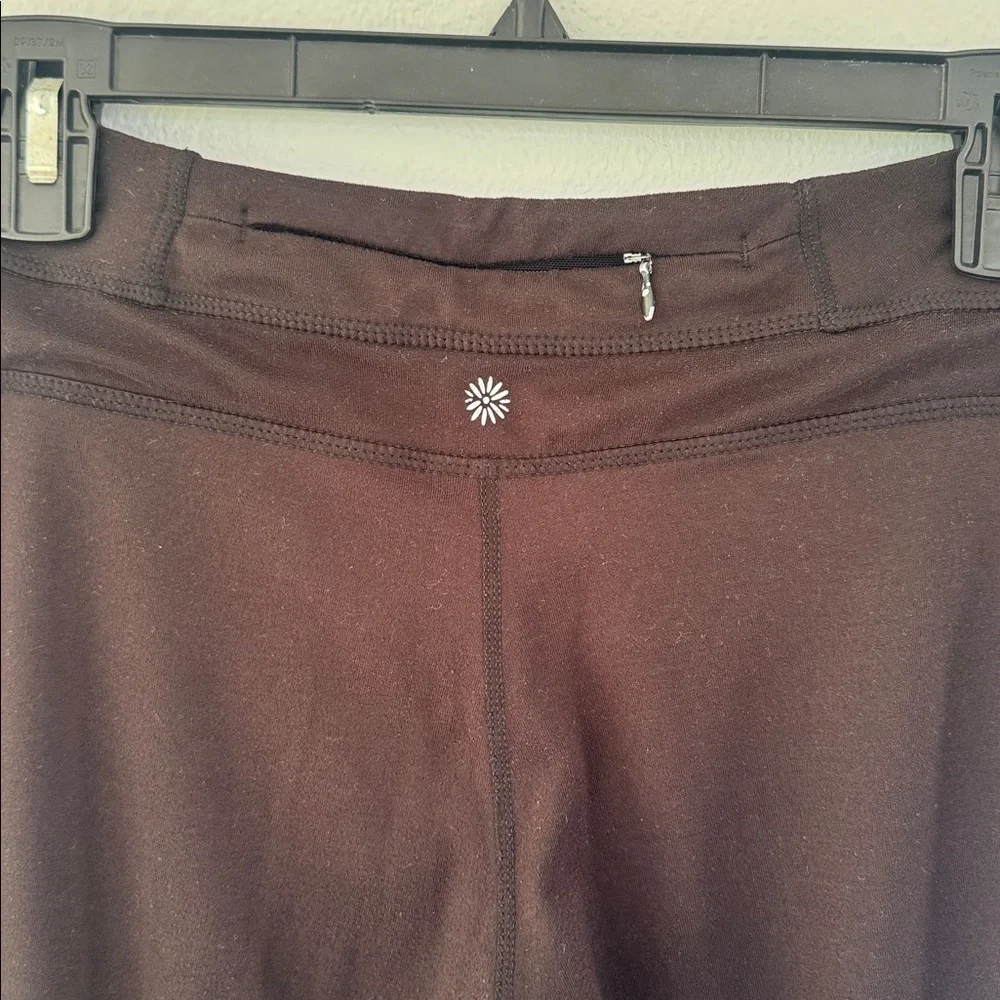 Tangerine black white stripe crop length mid rise workout leggings size medium